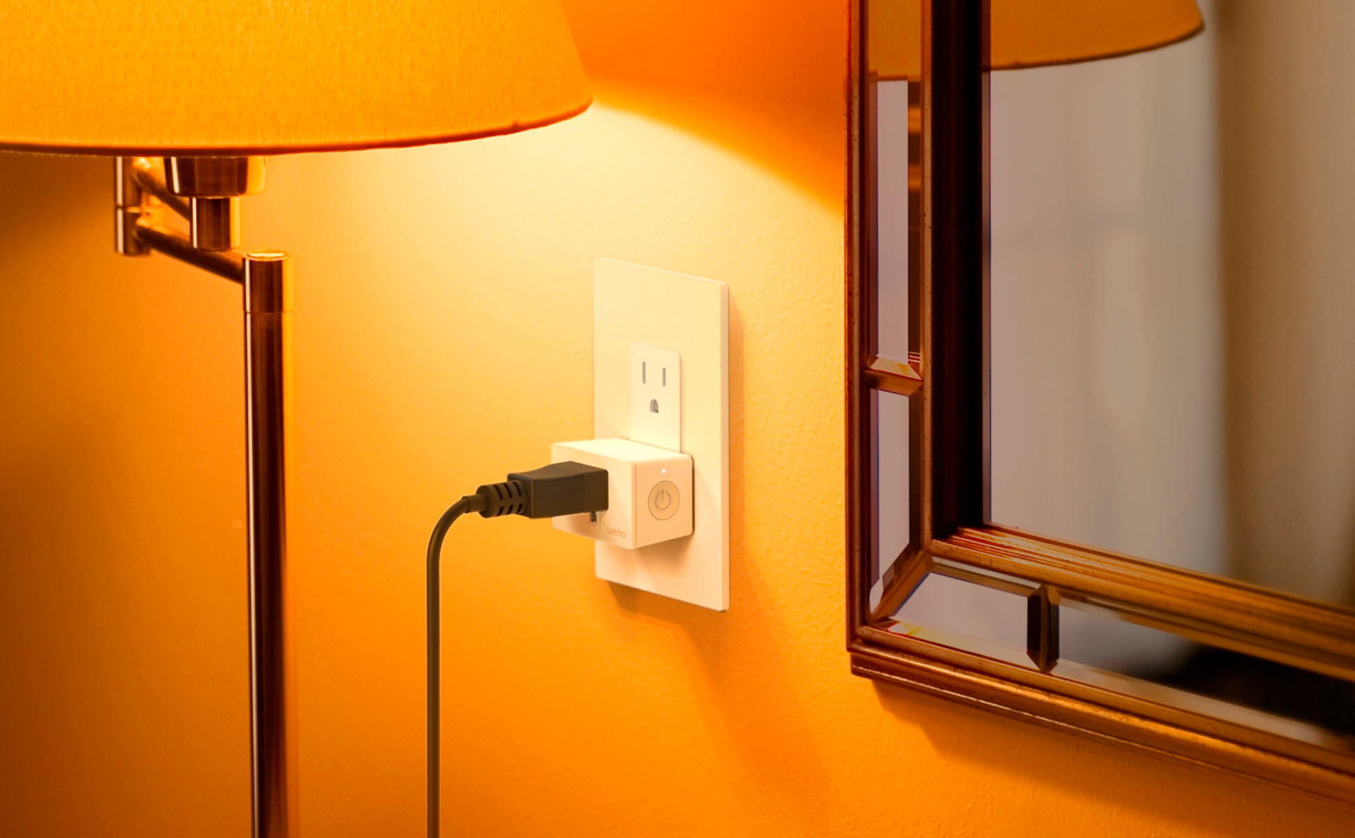 Belkin Wemo Smart Plug with Thread is compatible with Apple